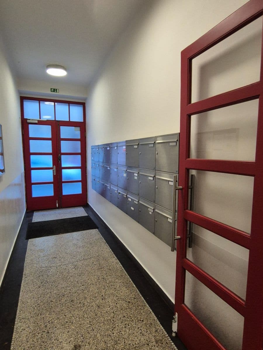 2 bedroom with open-plan kitchen flat to rent, 62 m², Horní, Prague, Prague 2 bedroom with open-plan kitchen flat to rent, 62 m², Horní, Prague, Prague