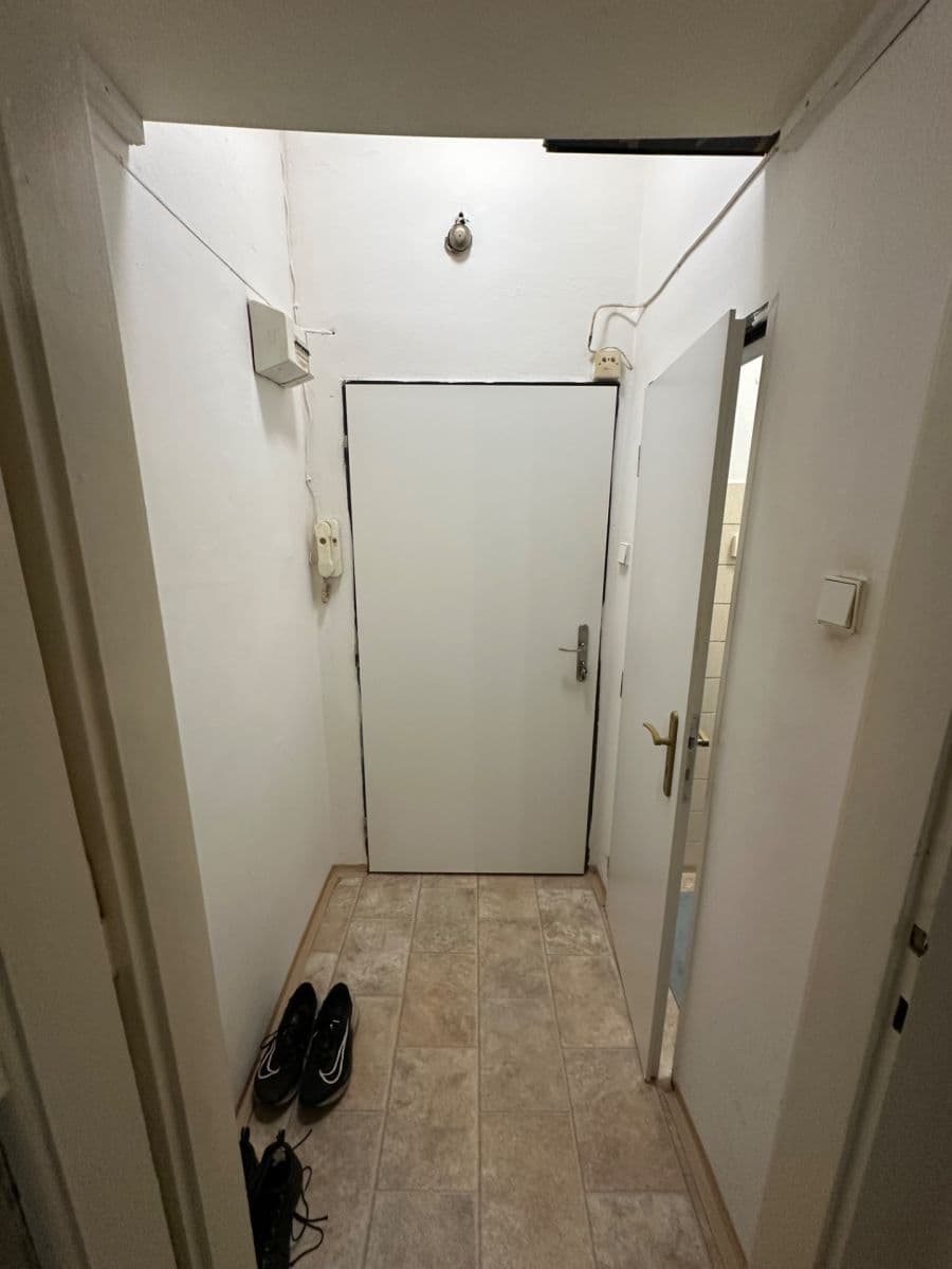 Studio flat to rent, 30 m², Drahobejlova, Prague, Prague Studio flat to rent, 30 m², Drahobejlova, Prague, Prague