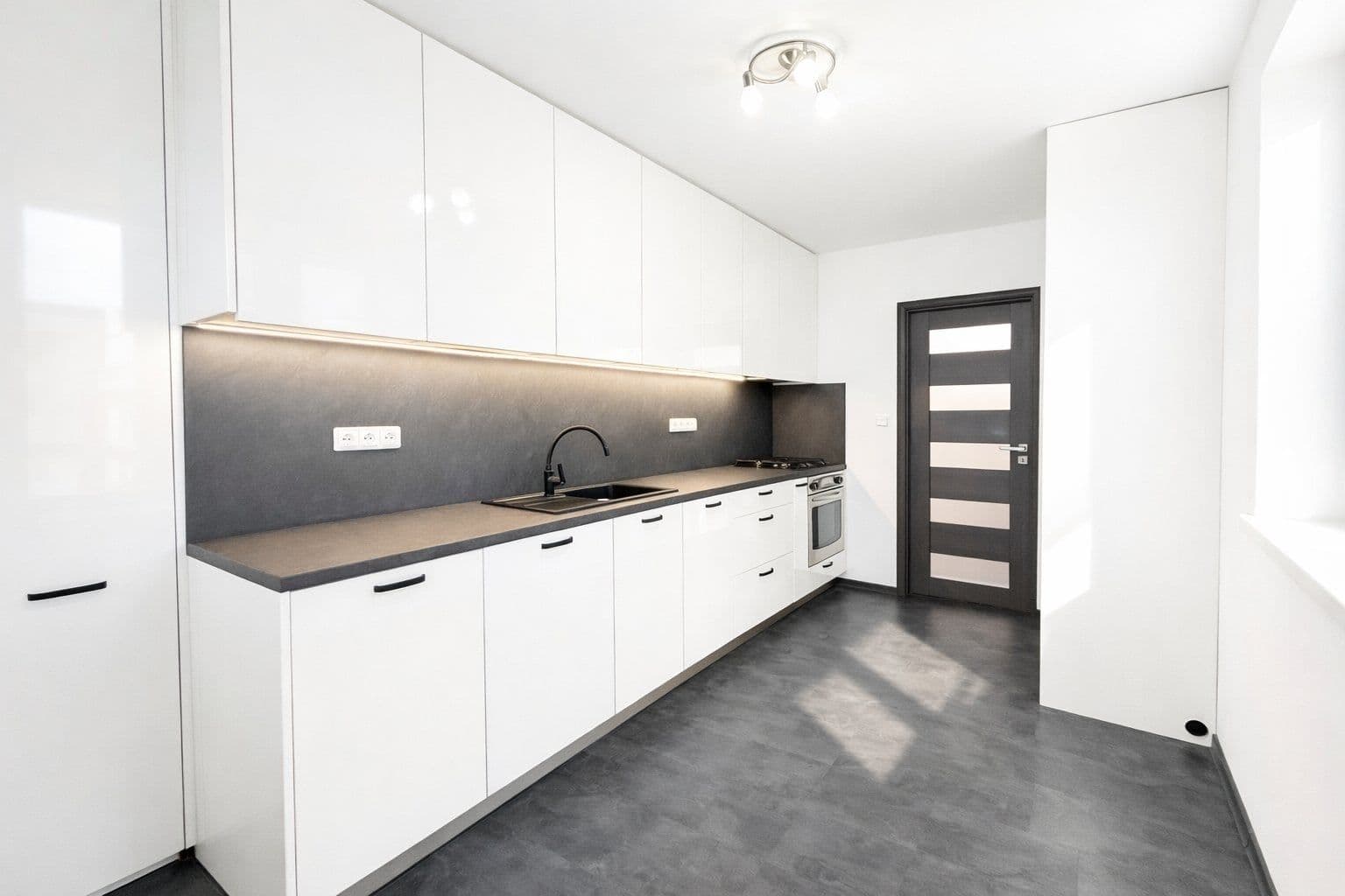 4 bedroom flat to rent, 90 m², Tererova, Prague, Prague 4 bedroom flat to rent, 90 m², Tererova, Prague, Prague