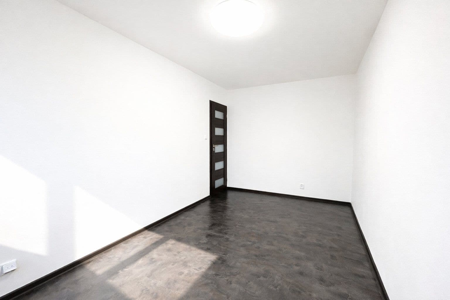 4 bedroom flat to rent, 90 m², Tererova, Prague, Prague 4 bedroom flat to rent, 90 m², Tererova, Prague, Prague