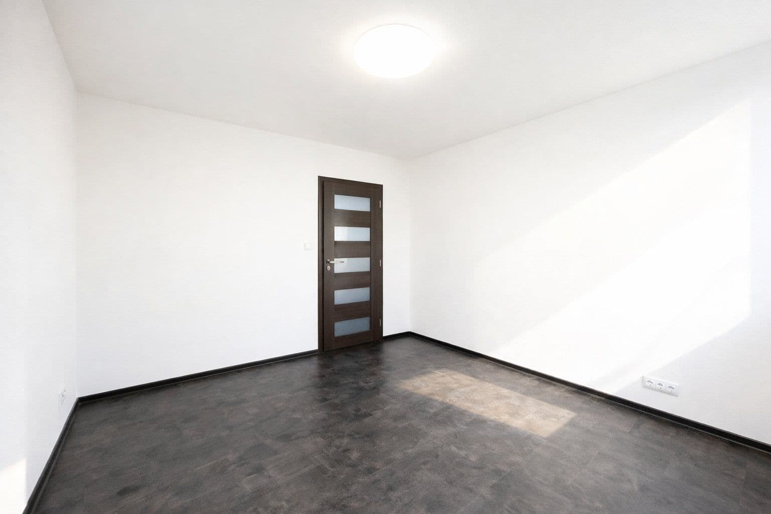 4 bedroom flat to rent, 90 m², Tererova, Prague, Prague 4 bedroom flat to rent, 90 m², Tererova, Prague, Prague