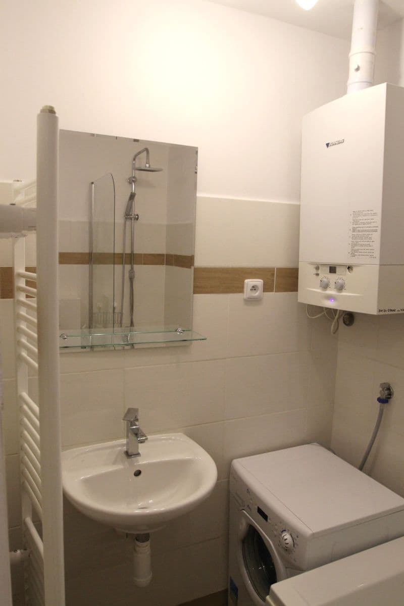 1 bedroom with open-plan kitchen flat to rent, 43 m², Holandská, Prague, Prague 1 bedroom with open-plan kitchen flat to rent, 43 m², Holandská, Prague, Prague