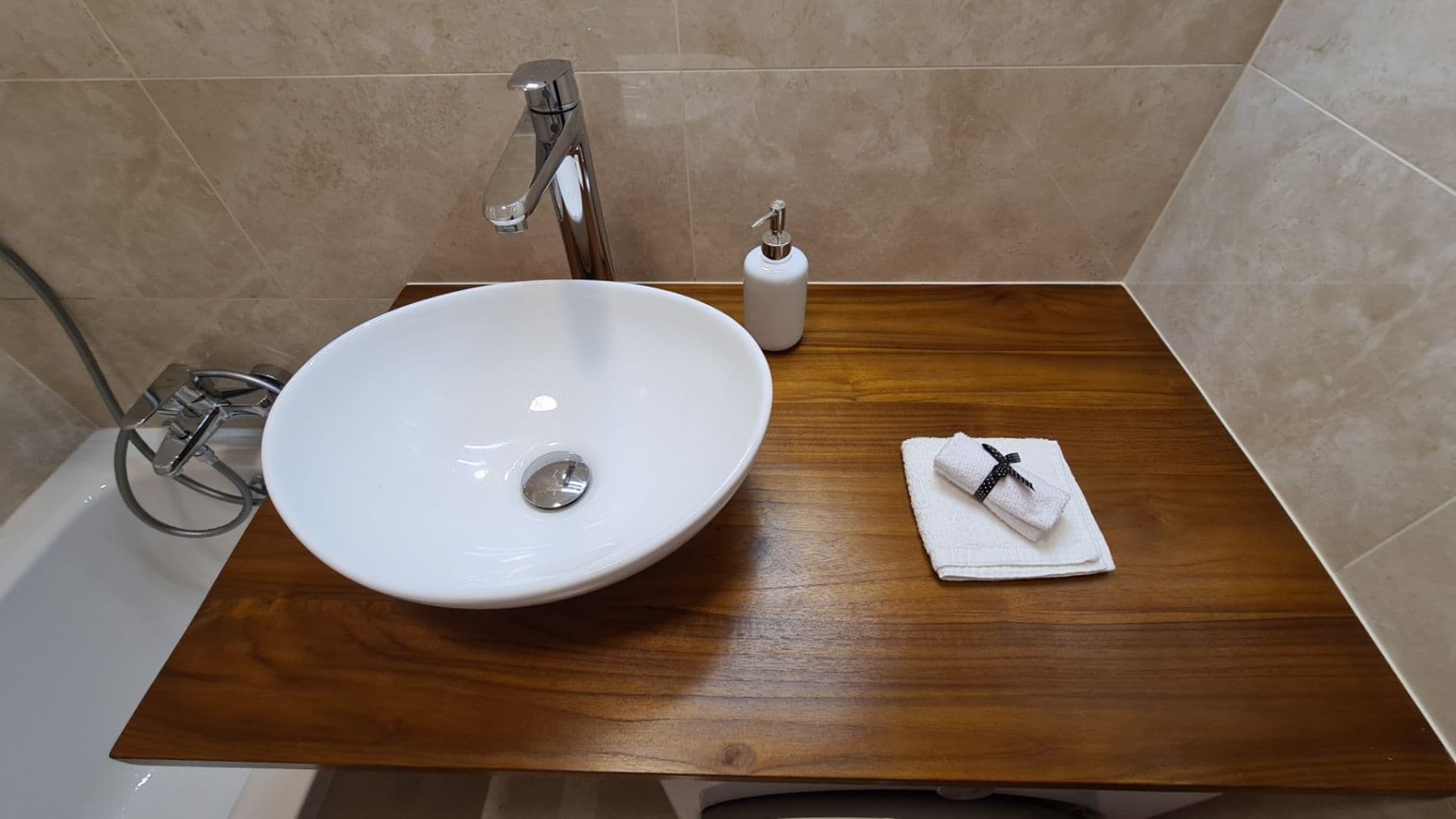 1 bedroom with open-plan kitchen flat to rent, 45 m², Vrázova, Prague, Prague 1 bedroom with open-plan kitchen flat to rent, 45 m², Vrázova, Prague, Prague