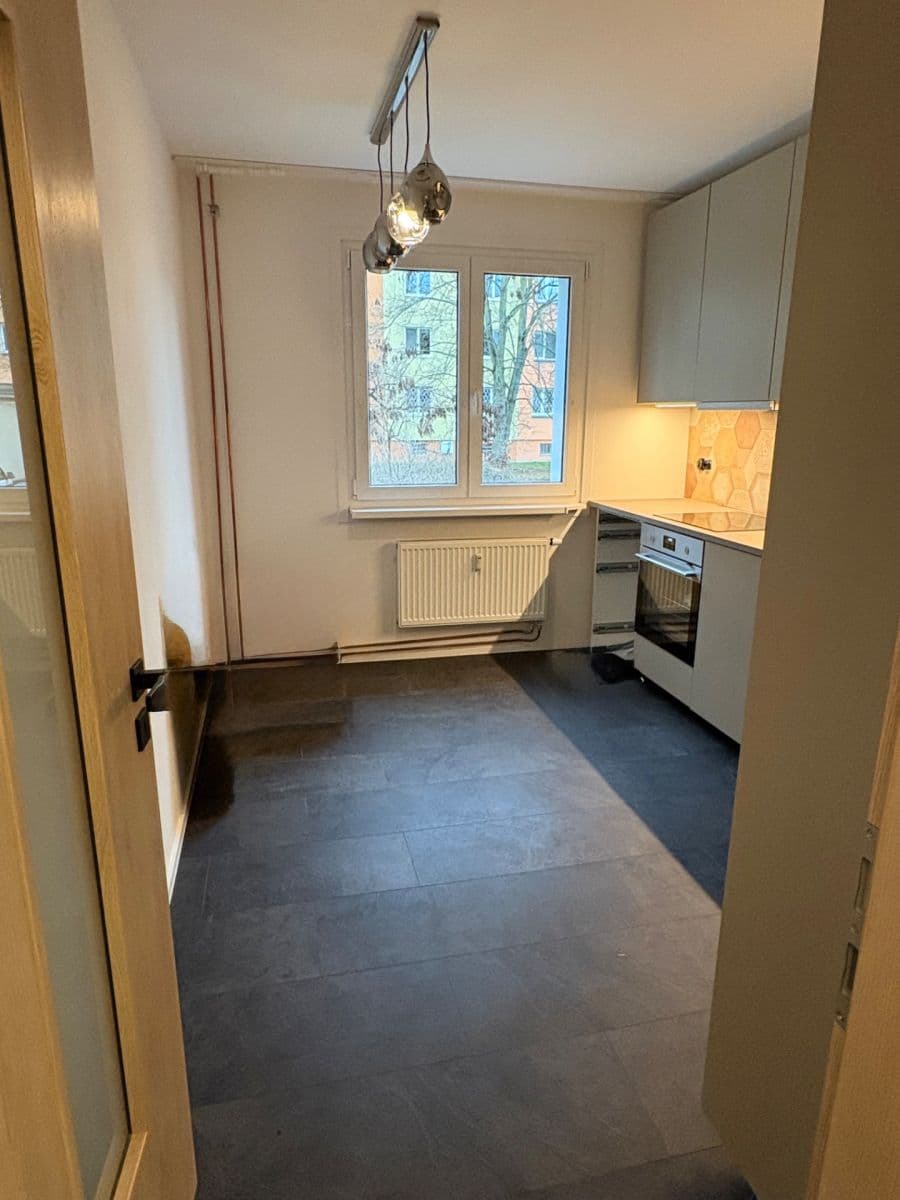 2 bedroom flat to rent, 55 m², Kremličkova, Prague, Prague 2 bedroom flat to rent, 55 m², Kremličkova, Prague, Prague