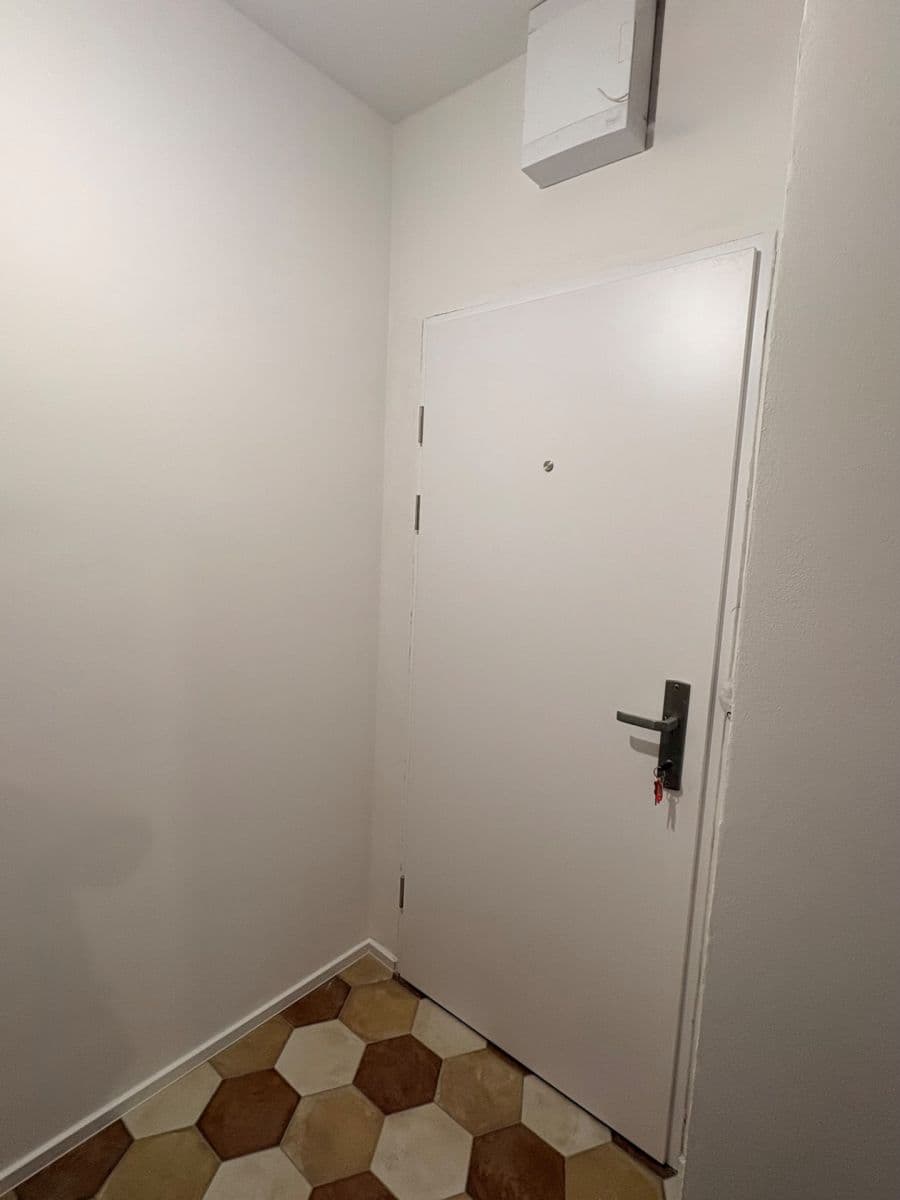 2 bedroom flat to rent, 55 m², Kremličkova, Prague, Prague 2 bedroom flat to rent, 55 m², Kremličkova, Prague, Prague