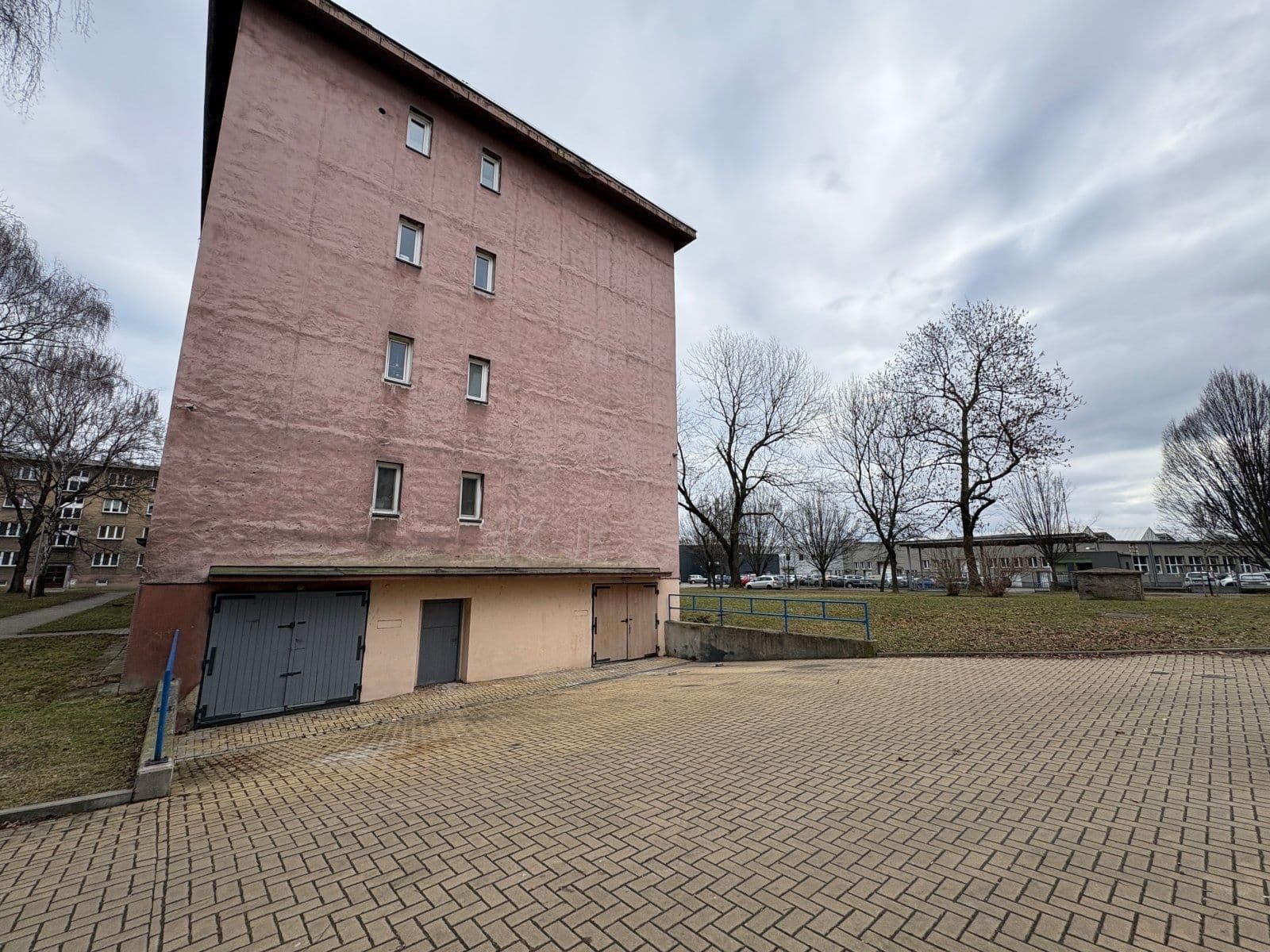 garage to rent, 23 m², náměstí Jiřího Myrona, Ostrava, Moravskoslezský Region garage to rent, 23 m², náměstí Jiřího Myrona, Ostrava, Moravskoslezský Region