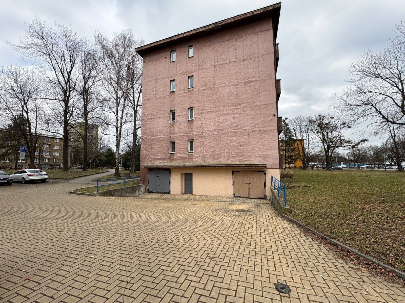 garage to rent, 23 m², náměstí Jiřího Myrona, Ostrava, Moravskoslezský Region garage to rent, 23 m², náměstí Jiřího Myrona, Ostrava, Moravskoslezský Region