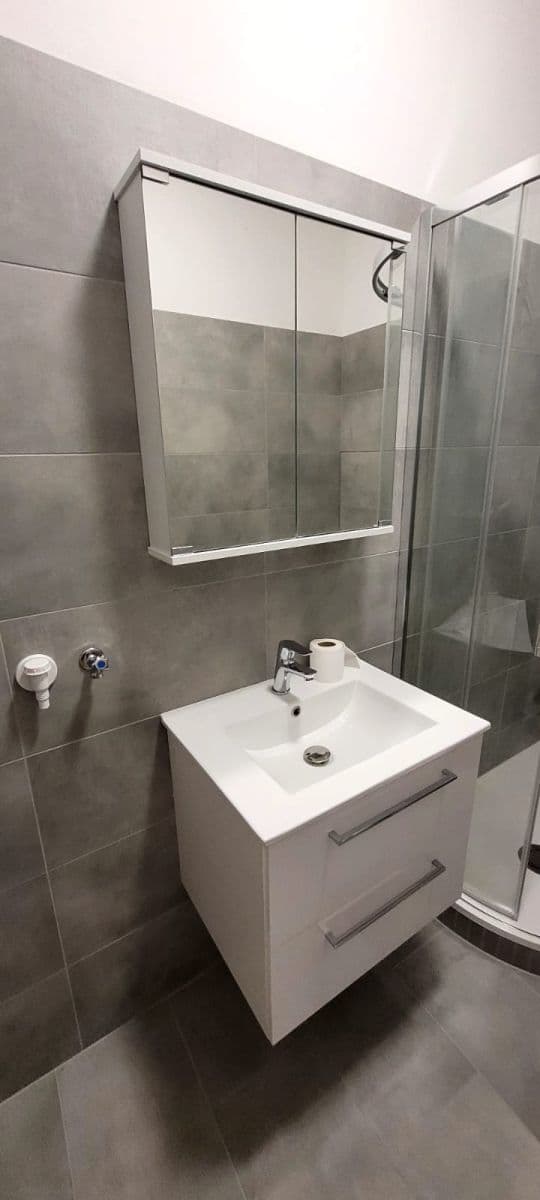 Studio flat to rent, 28 m², Školská, Hostivice, Středočeský Region Studio flat to rent, 28 m², Školská, Hostivice, Středočeský Region