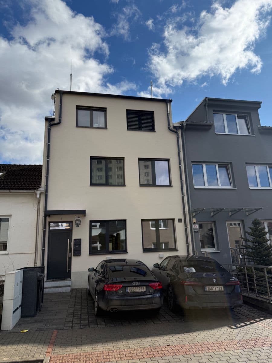 1 bedroom with open-plan kitchen flat to rent, 50 m², Blatného, Brno, Jihomoravský Region 1 bedroom with open-plan kitchen flat to rent, 50 m², Blatného, Brno, Jihomoravský Region