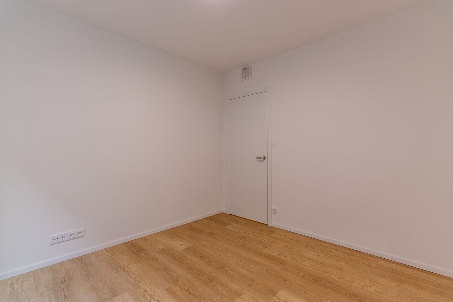 2 bedroom with open-plan kitchen flat to rent, 86 m², Hábova, Prague, Prague 2 bedroom with open-plan kitchen flat to rent, 86 m², Hábova, Prague, Prague