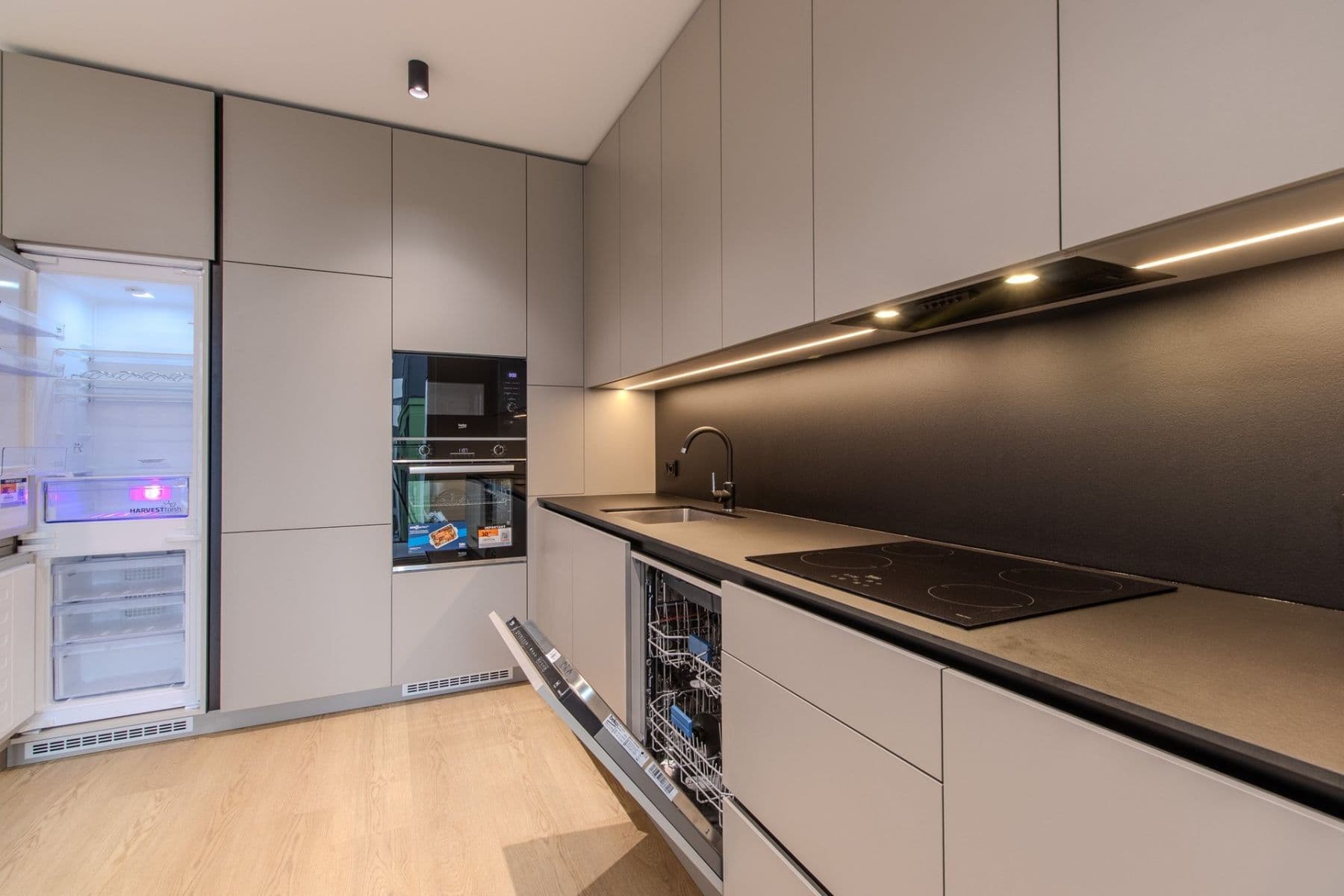 2 bedroom with open-plan kitchen flat to rent, 86 m², Hábova, Prague, Prague 2 bedroom with open-plan kitchen flat to rent, 86 m², Hábova, Prague, Prague