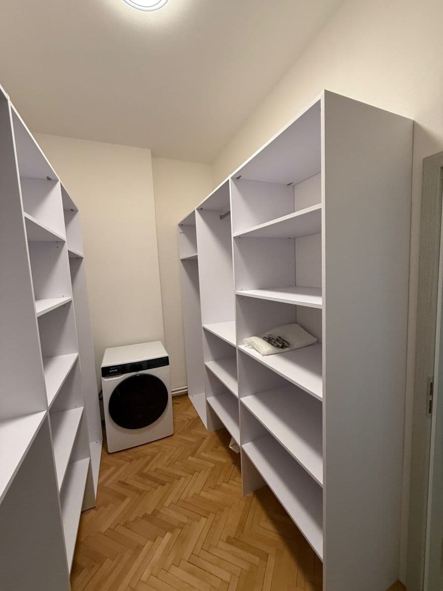 1 bedroom with open-plan kitchen flat to rent, 63 m², Schnirchova, Prague, Prague 1 bedroom with open-plan kitchen flat to rent, 63 m², Schnirchova, Prague, Prague