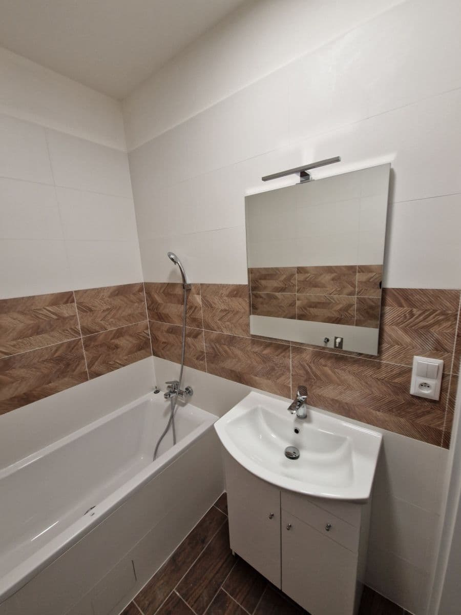 3 bedroom flat to rent, 89 m², Merhautova, Brno, Jihomoravský Region 3 bedroom flat to rent, 89 m², Merhautova, Brno, Jihomoravský Region