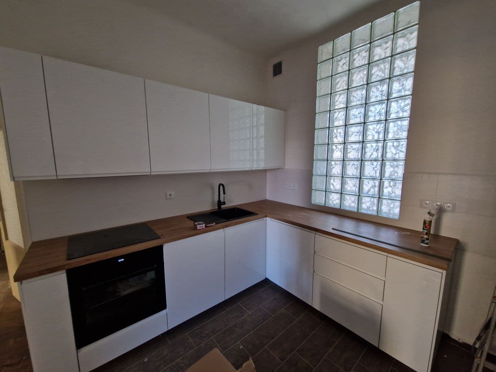 3 bedroom flat to rent, 89 m², Merhautova, Brno, Jihomoravský Region 3 bedroom flat to rent, 89 m², Merhautova, Brno, Jihomoravský Region