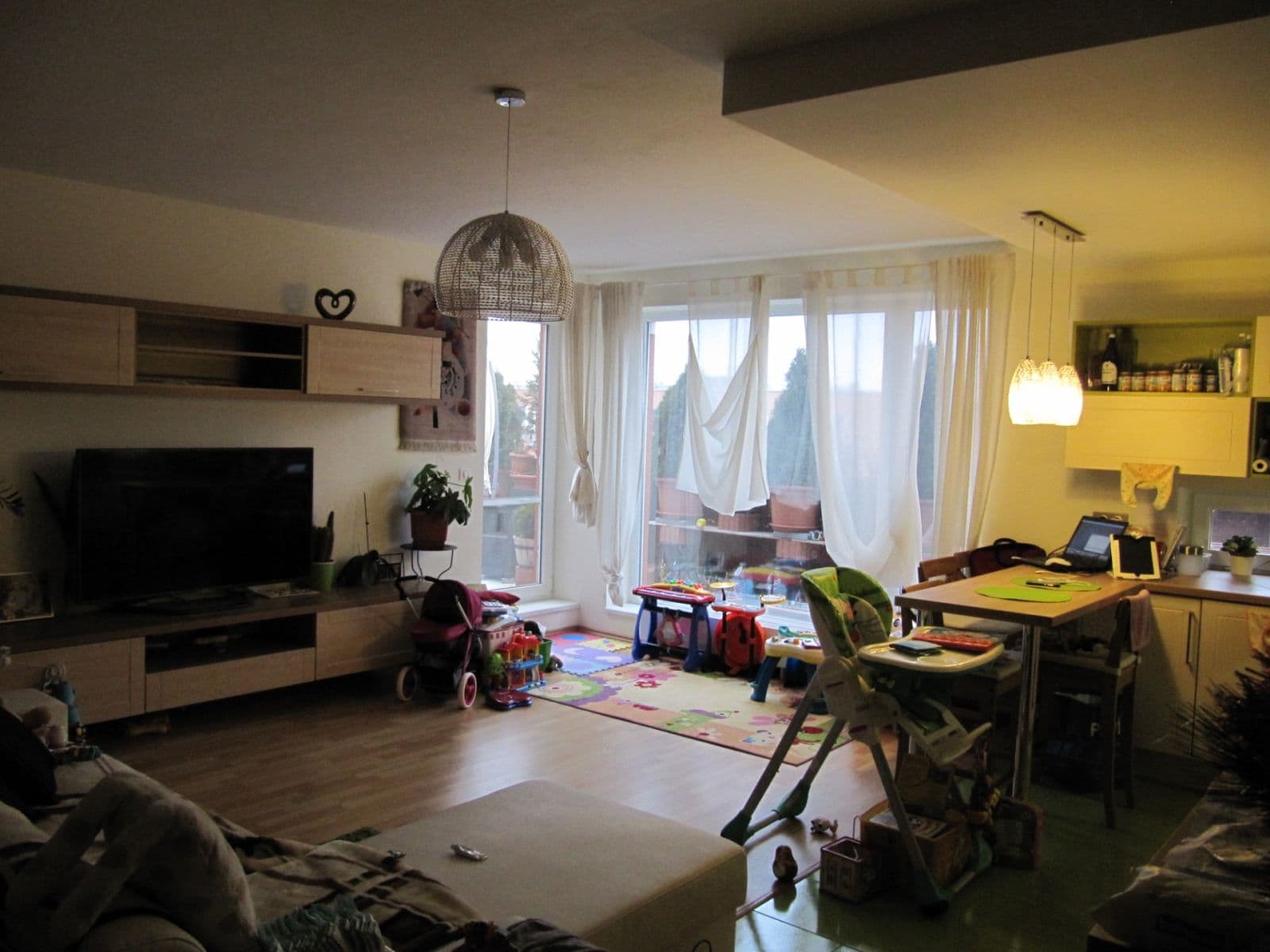 3 bedroom flat to rent, 98 m², Chotěšovská, Prague, Prague 3 bedroom flat to rent, 98 m², Chotěšovská, Prague, Prague