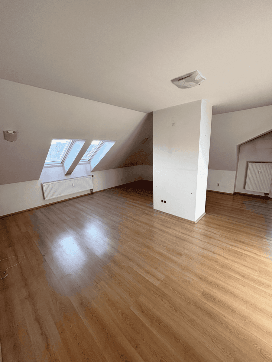 2 bedroom with open-plan kitchen flat for sale, 82 m², Dubinská, Pardubice, Pardubický Region 2 bedroom with open-plan kitchen flat for sale, 82 m², Dubinská, Pardubice, Pardubický Region