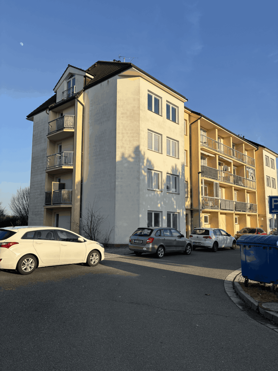 2 bedroom with open-plan kitchen flat for sale, 82 m², Dubinská, Pardubice, Pardubický Region 2 bedroom with open-plan kitchen flat for sale, 82 m², Dubinská, Pardubice, Pardubický Region