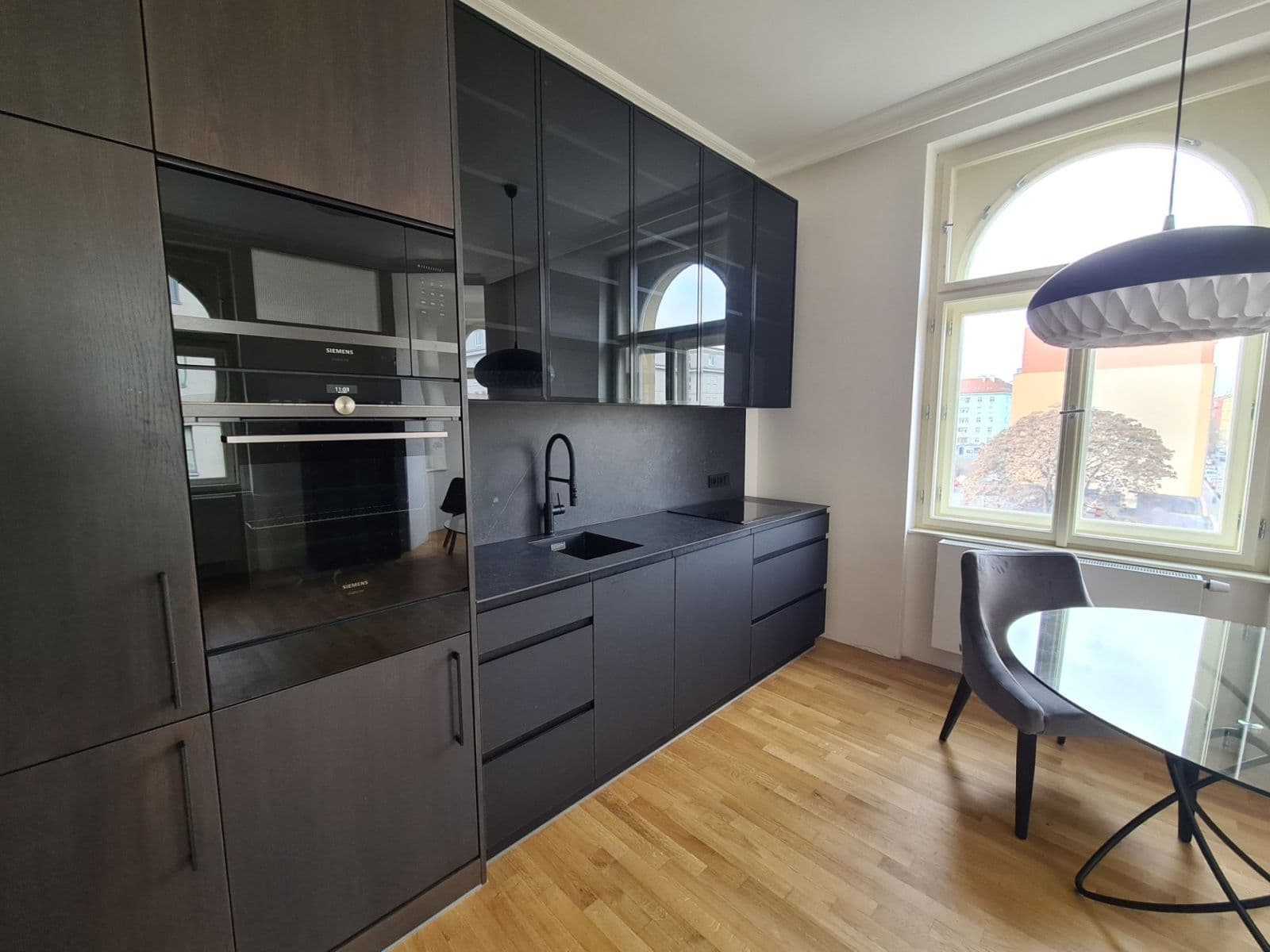 2 bedroom with open-plan kitchen flat to rent, 68 m², Tusarova, Prague, Prague 2 bedroom with open-plan kitchen flat to rent, 68 m², Tusarova, Prague, Prague