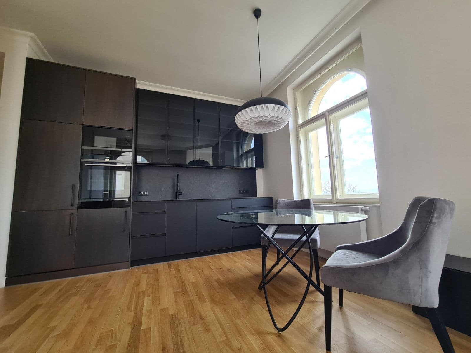 2 bedroom with open-plan kitchen flat to rent, 68 m², Tusarova, Prague, Prague 2 bedroom with open-plan kitchen flat to rent, 68 m², Tusarova, Prague, Prague