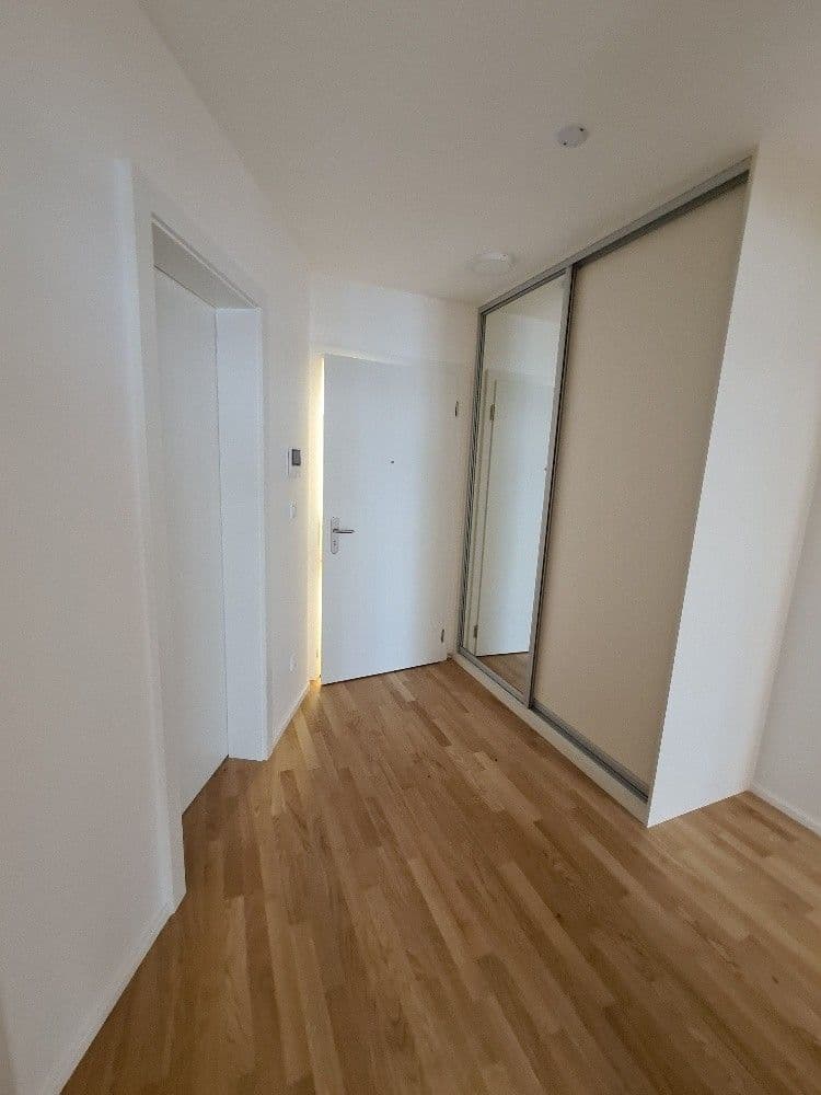 2 bedroom with open-plan kitchen flat to rent, 68 m², Tusarova, Prague, Prague 2 bedroom with open-plan kitchen flat to rent, 68 m², Tusarova, Prague, Prague