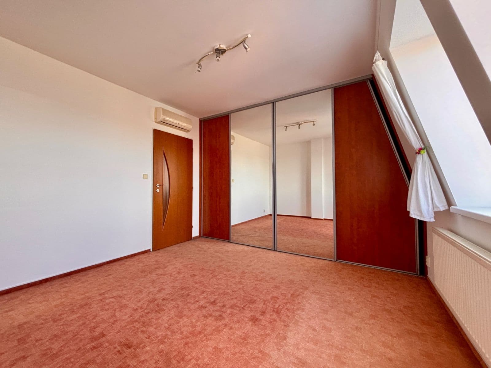 2 bedroom with open-plan kitchen flat to rent, 64 m², Handkeho, Olomouc, Olomoucký Region 2 bedroom with open-plan kitchen flat to rent, 64 m², Handkeho, Olomouc, Olomoucký Region