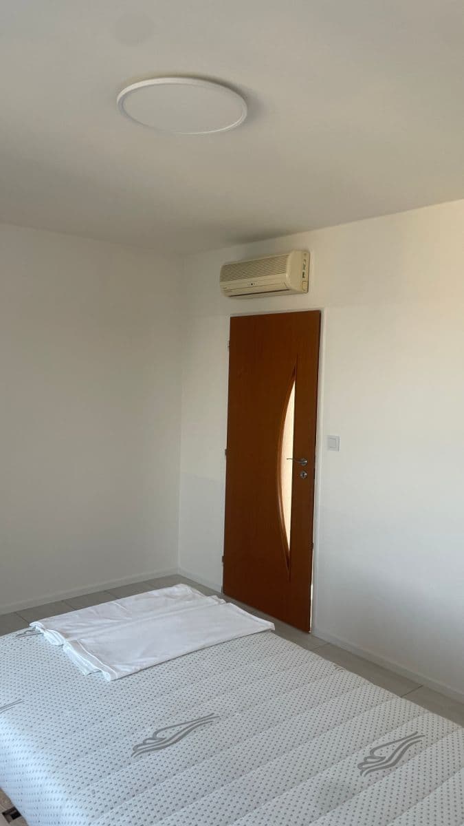 2 bedroom with open-plan kitchen flat to rent, 64 m², Handkeho, Olomouc, Olomoucký Region 2 bedroom with open-plan kitchen flat to rent, 64 m², Handkeho, Olomouc, Olomoucký Region