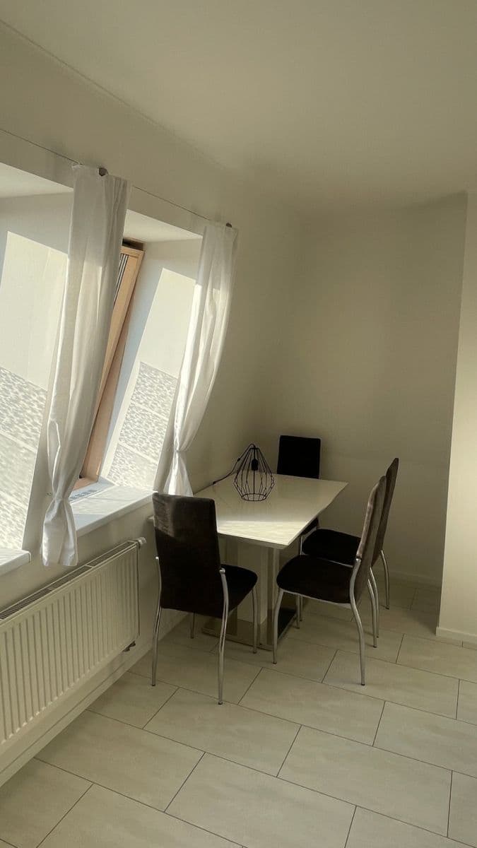 2 bedroom with open-plan kitchen flat to rent, 64 m², Handkeho, Olomouc, Olomoucký Region 2 bedroom with open-plan kitchen flat to rent, 64 m², Handkeho, Olomouc, Olomoucký Region