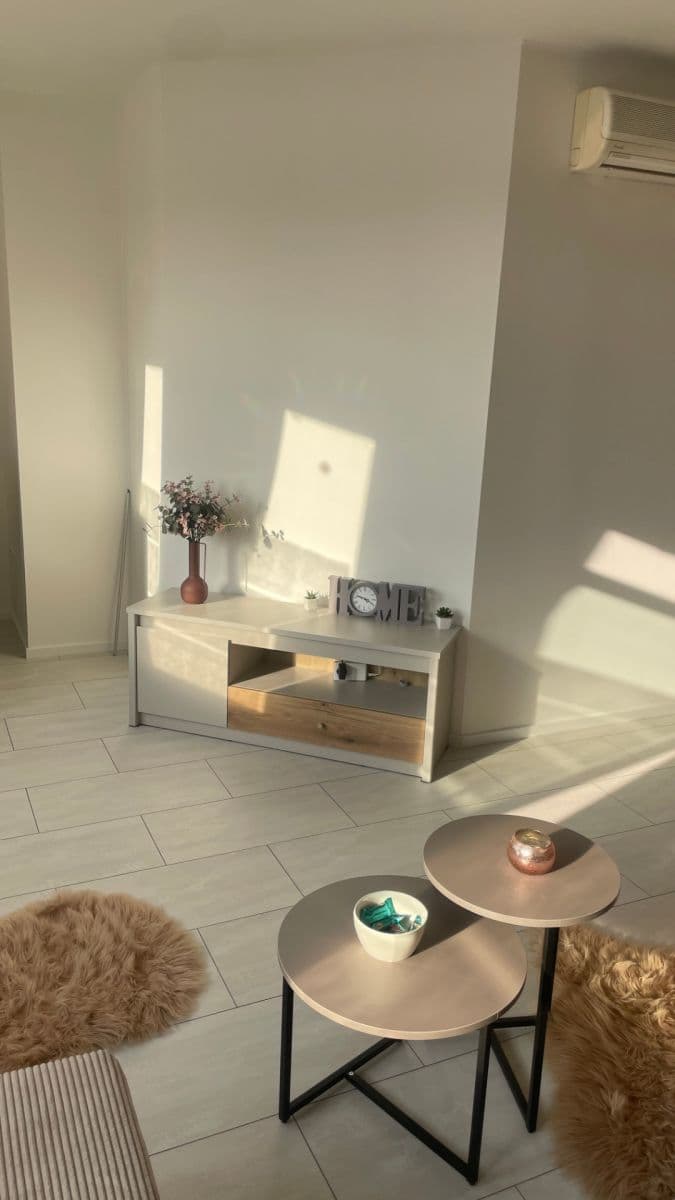 2 bedroom with open-plan kitchen flat to rent, 64 m², Handkeho, Olomouc, Olomoucký Region 2 bedroom with open-plan kitchen flat to rent, 64 m², Handkeho, Olomouc, Olomoucký Region
