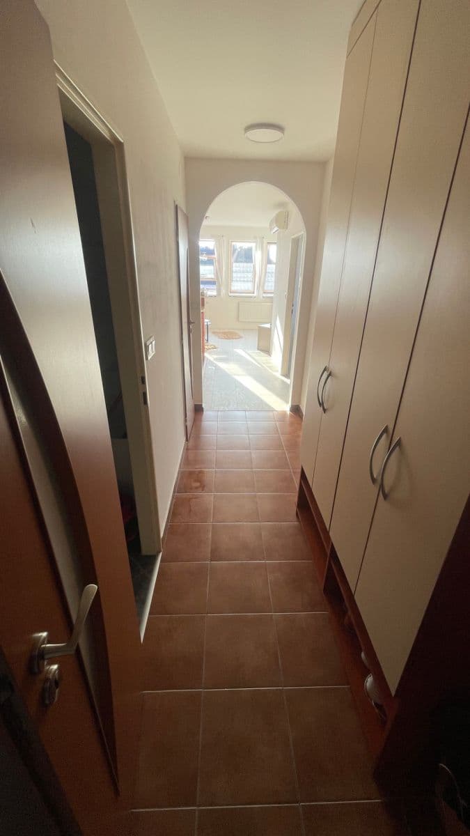 2 bedroom with open-plan kitchen flat to rent, 64 m², Handkeho, Olomouc, Olomoucký Region 2 bedroom with open-plan kitchen flat to rent, 64 m², Handkeho, Olomouc, Olomoucký Region