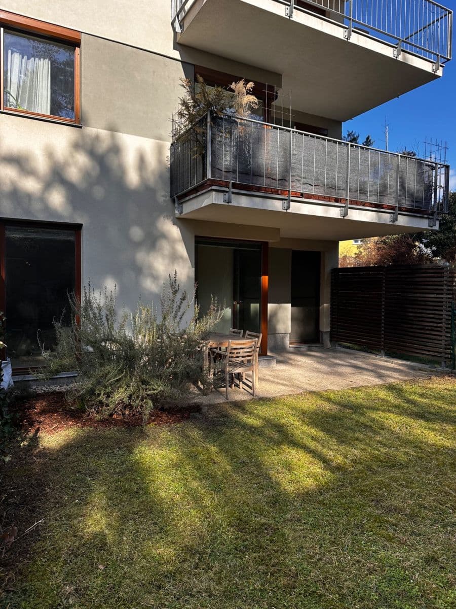 1 bedroom with open-plan kitchen flat to rent, 68 m², Na Srážku, Prague, Prague 1 bedroom with open-plan kitchen flat to rent, 68 m², Na Srážku, Prague, Prague