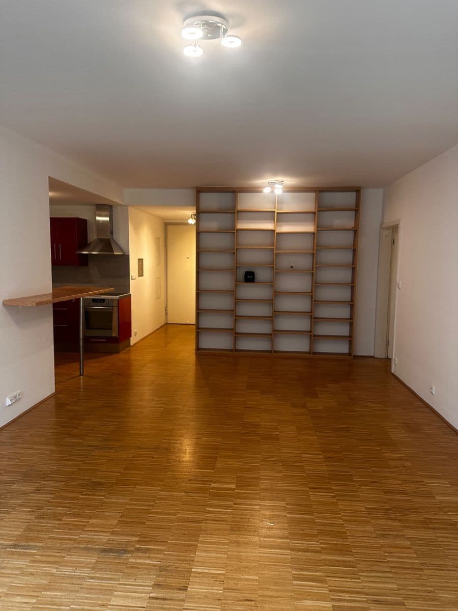 1 bedroom with open-plan kitchen flat to rent, 68 m², Na Srážku, Prague, Prague 1 bedroom with open-plan kitchen flat to rent, 68 m², Na Srážku, Prague, Prague