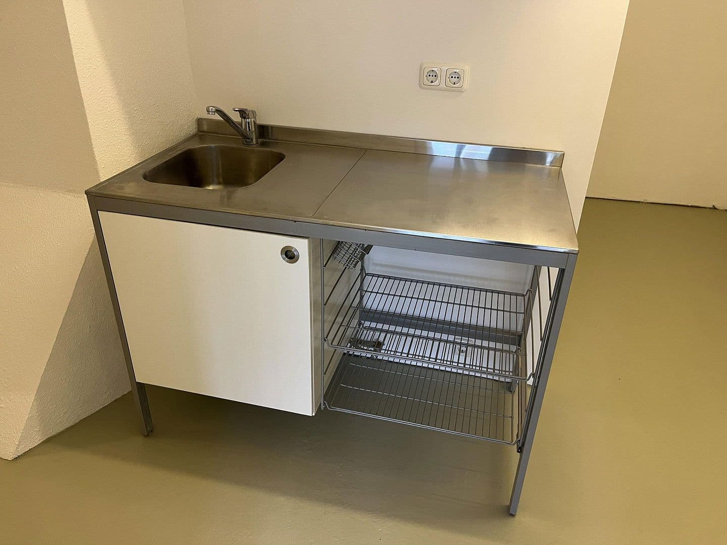 office to rent, 63 m², Fackenburger Allee 44, Lübeck, Schleswig-Holstein office to rent, 63 m², Fackenburger Allee 44, Lübeck, Schleswig-Holstein