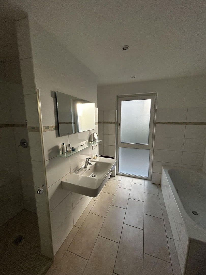 2 bedroom with open-plan kitchen flat to rent, 131 m², Weinheim, Baden-Württemberg 2 bedroom with open-plan kitchen flat to rent, 131 m², Weinheim, Baden-Württemberg