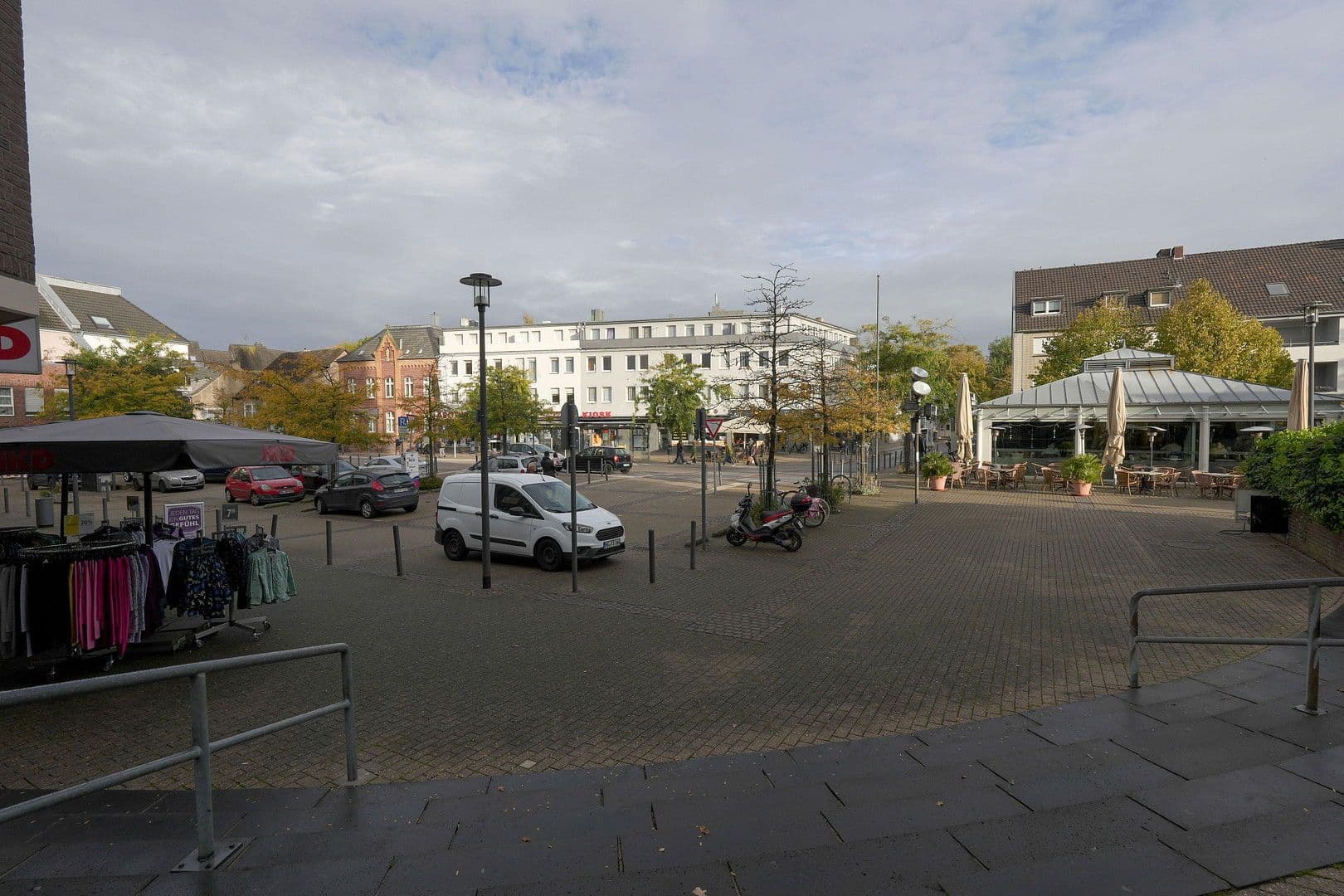 house for sale, 1,780 m², Konstantinplatz.5, Nordrhein-Westfalen - Mönchengladbach, North Rhine-Westphalia house for sale, 1,780 m², Konstantinplatz.5, Nordrhein-Westfalen - Mönchengladbach, North Rhine-Westphalia