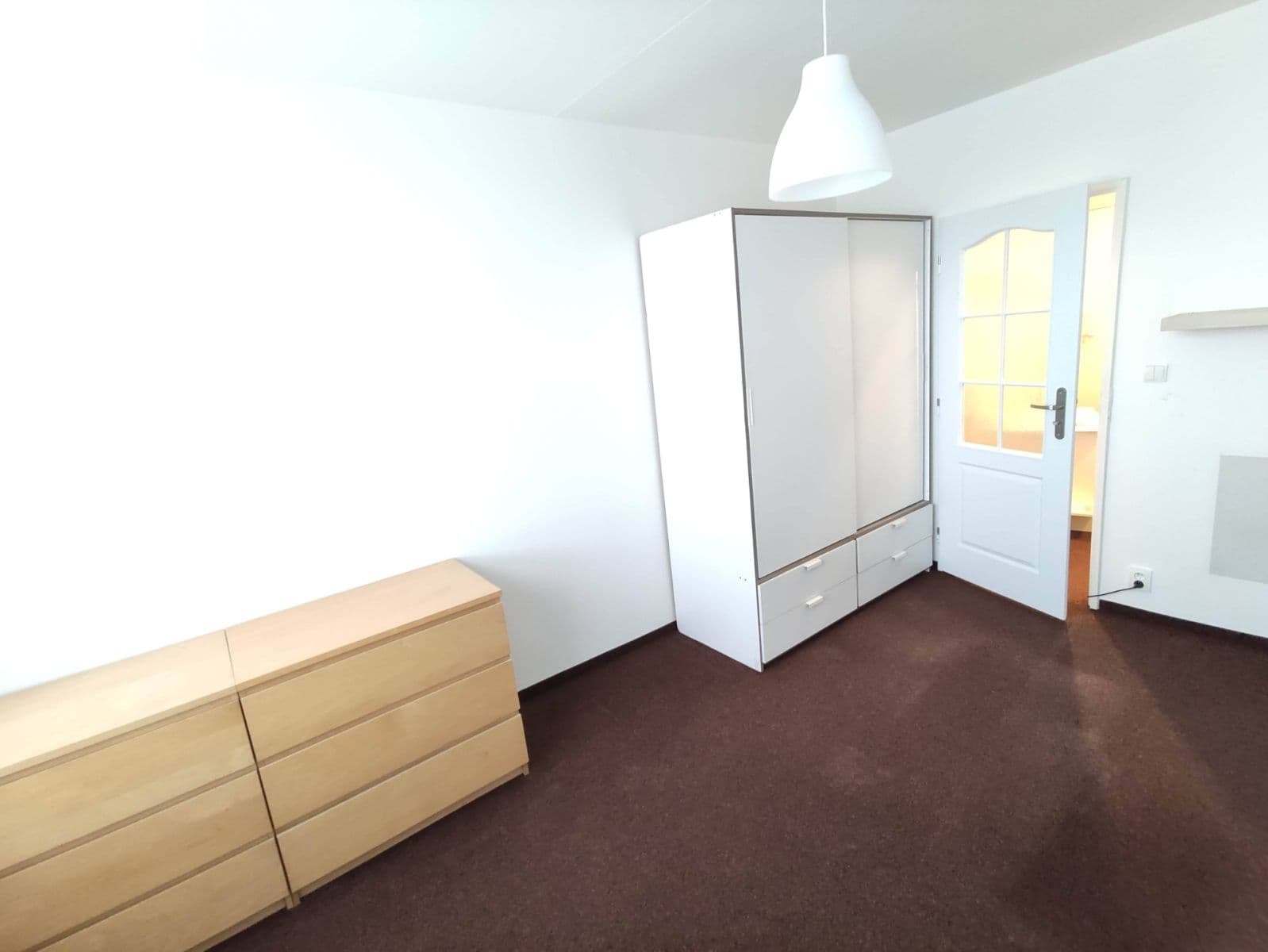 1 bedroom with open-plan kitchen flat to rent, 43 m², Doubravická, Prague, Prague 1 bedroom with open-plan kitchen flat to rent, 43 m², Doubravická, Prague, Prague