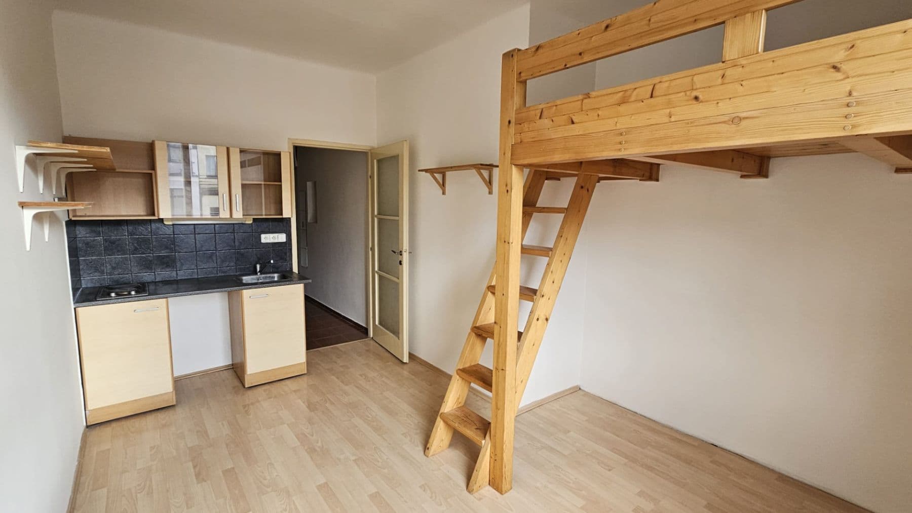 Studio flat to rent, 20 m², Podplukovníka Sochora, Prague, Prague Studio flat to rent, 20 m², Podplukovníka Sochora, Prague, Prague