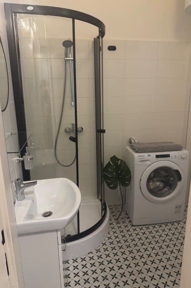 1 bedroom with open-plan kitchen flat to rent, 44 m², náměstí Dr. Václava Holého, Prague, Prague 1 bedroom with open-plan kitchen flat to rent, 44 m², náměstí Dr. Václava Holého, Prague, Prague