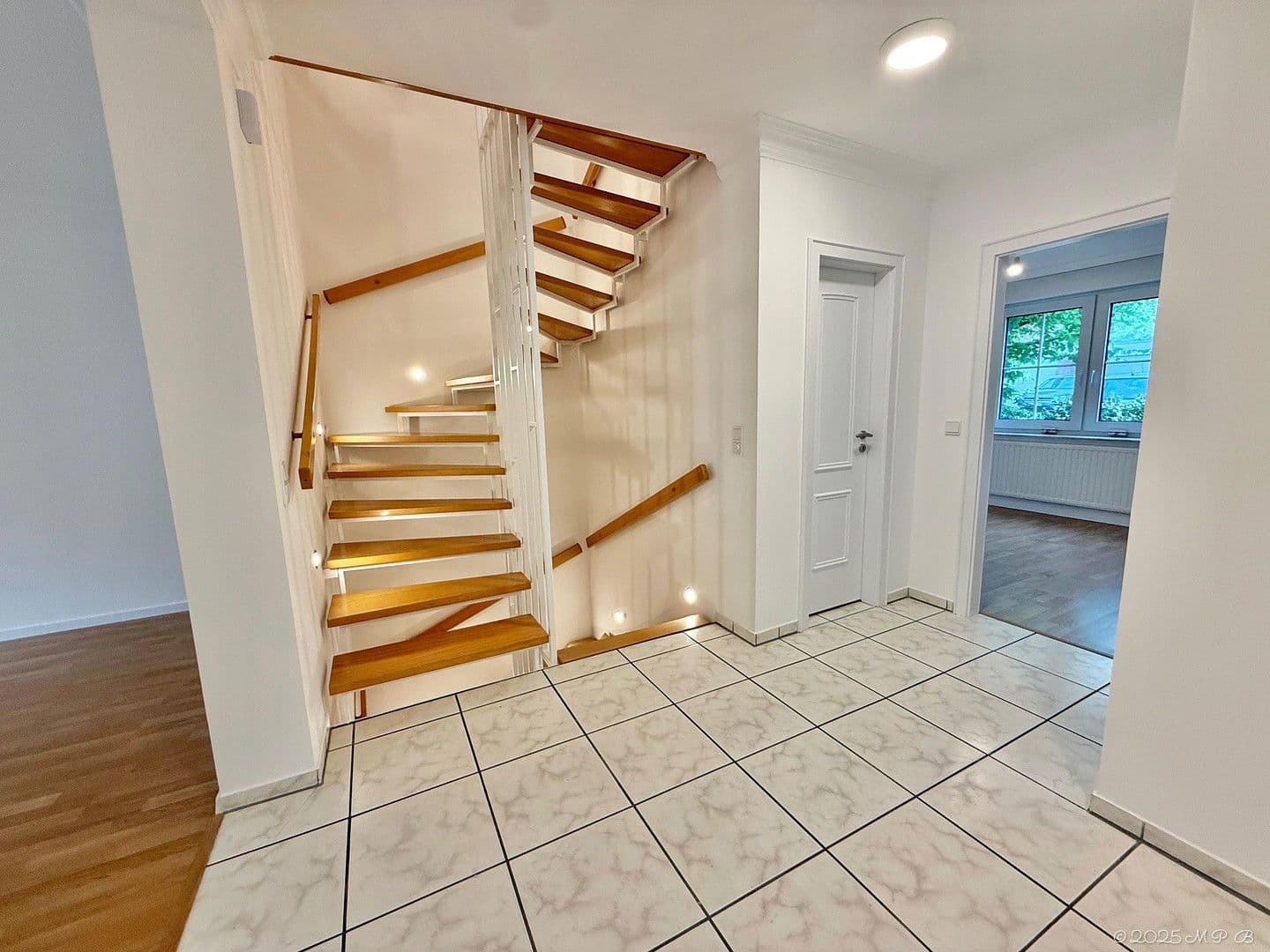 house for sale, 213 m², Rheinbrohler Weg 39, Düsseldorf, North Rhine-Westphalia house for sale, 213 m², Rheinbrohler Weg 39, Düsseldorf, North Rhine-Westphalia