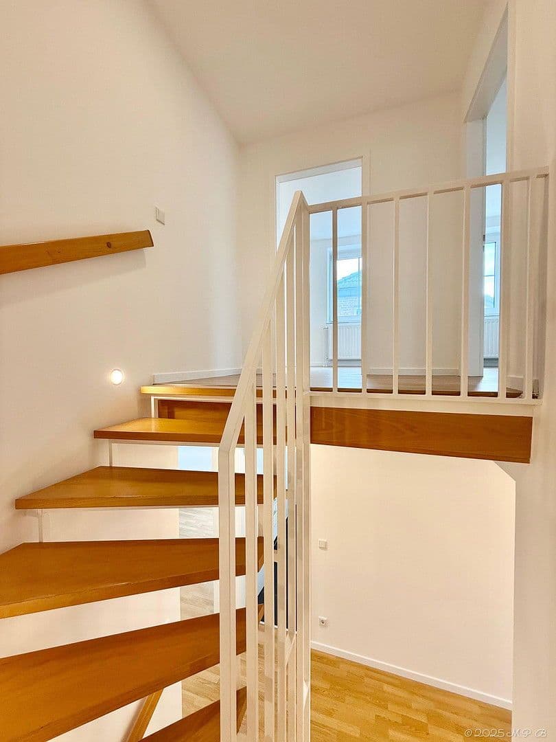 house for sale, 213 m², Rheinbrohler Weg 39, Düsseldorf, North Rhine-Westphalia house for sale, 213 m², Rheinbrohler Weg 39, Düsseldorf, North Rhine-Westphalia