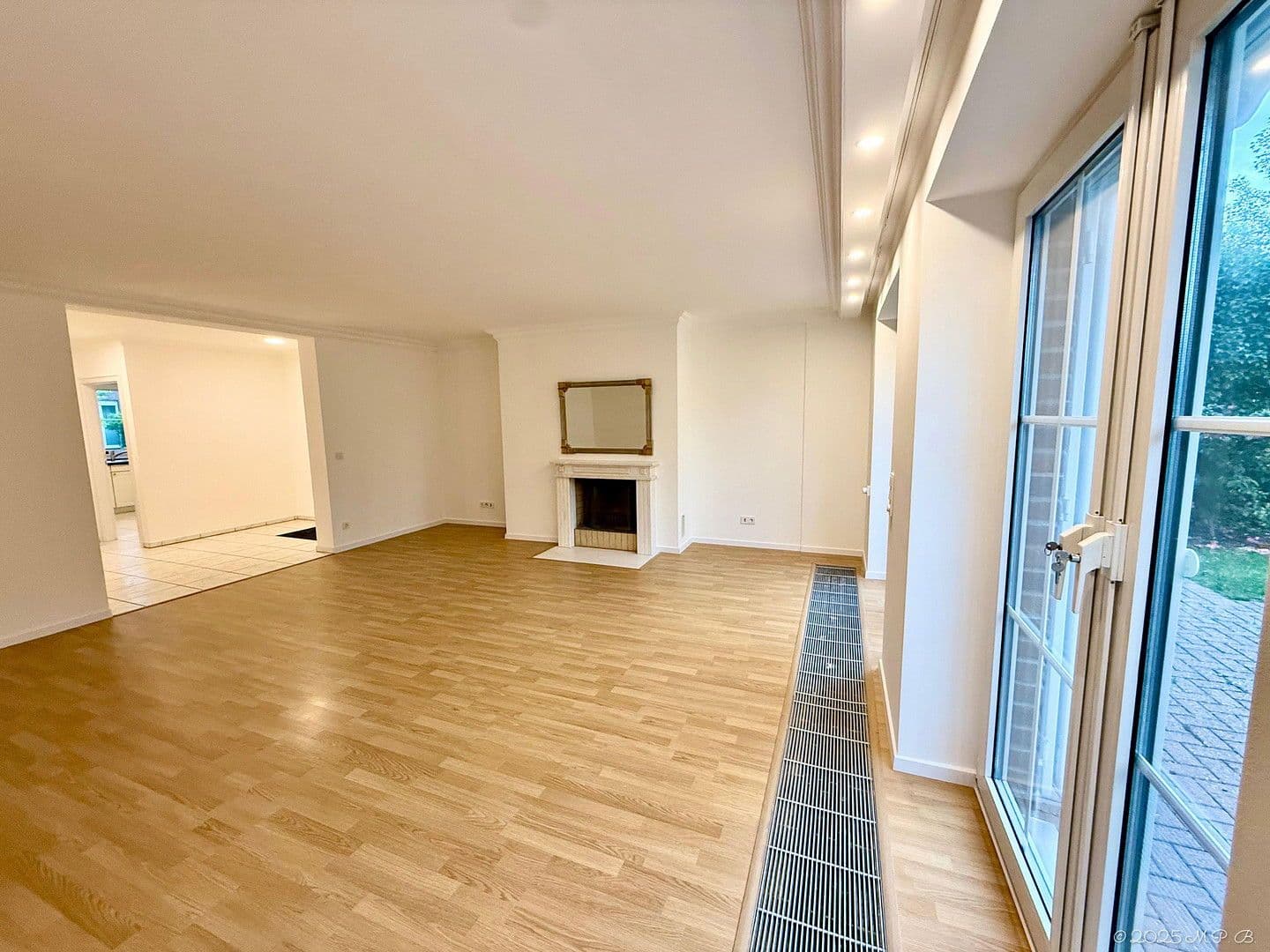 house for sale, 213 m², Rheinbrohler Weg 39, Düsseldorf, North Rhine-Westphalia house for sale, 213 m², Rheinbrohler Weg 39, Düsseldorf, North Rhine-Westphalia