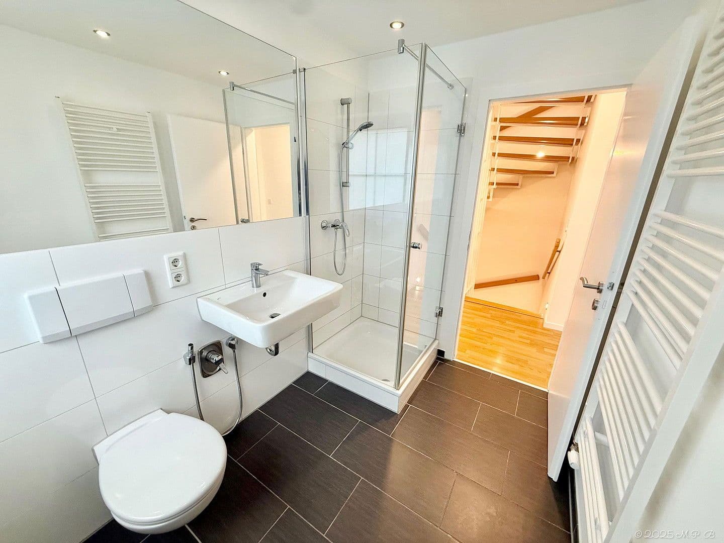 house for sale, 213 m², Rheinbrohler Weg 39, Düsseldorf, North Rhine-Westphalia house for sale, 213 m², Rheinbrohler Weg 39, Düsseldorf, North Rhine-Westphalia