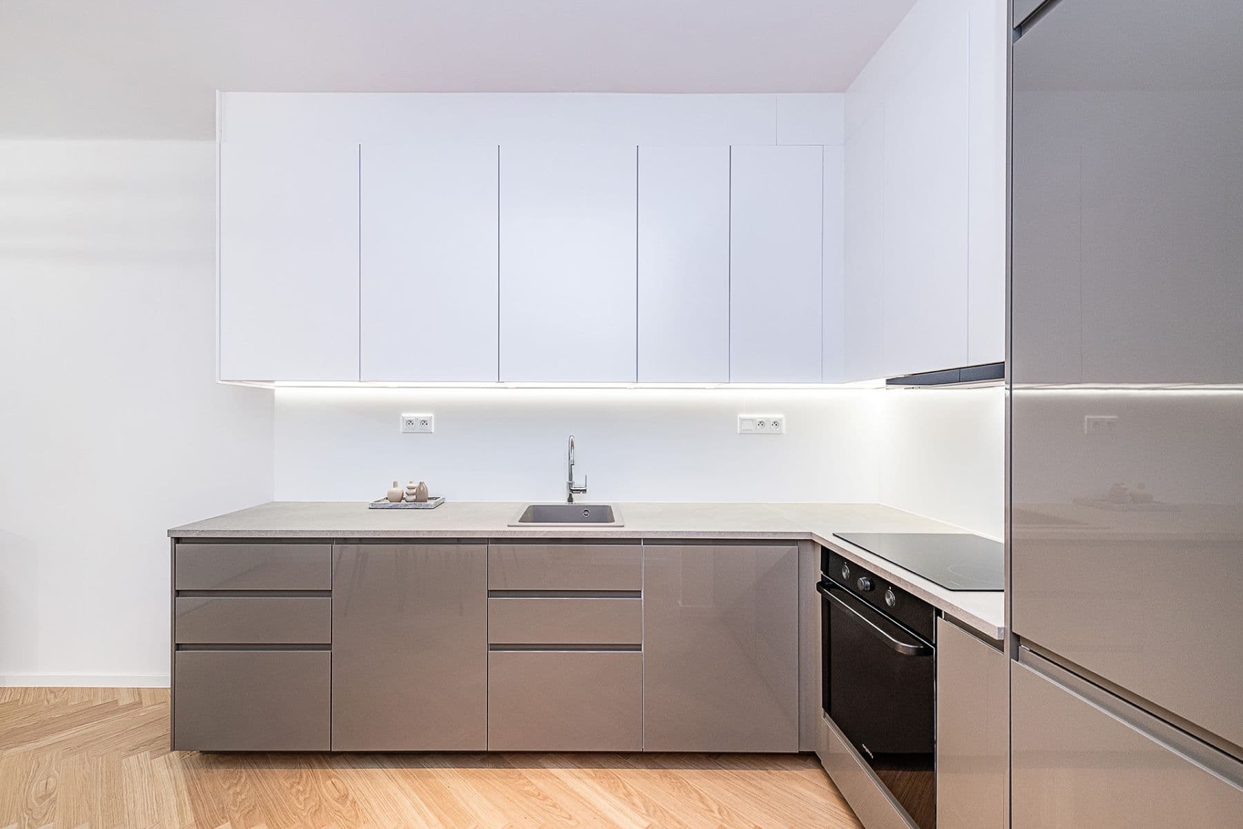 1 bedroom with open-plan kitchen flat for sale, 54 m², Ruská, Prague, Prague 1 bedroom with open-plan kitchen flat for sale, 54 m², Ruská, Prague, Prague