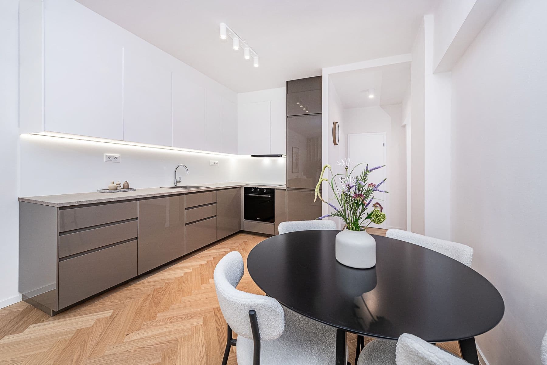 1 bedroom with open-plan kitchen flat for sale, 54 m², Ruská, Prague, Prague 1 bedroom with open-plan kitchen flat for sale, 54 m², Ruská, Prague, Prague