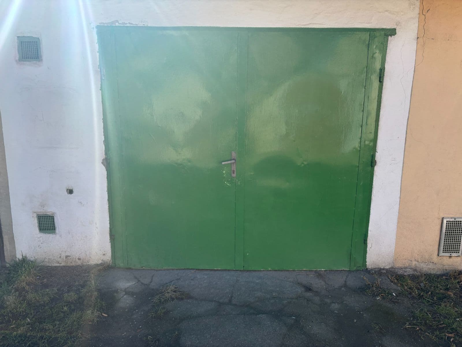 garage for sale, 18 m², Uherský Ostroh, Zlínský Region garage for sale, 18 m², Uherský Ostroh, Zlínský Region