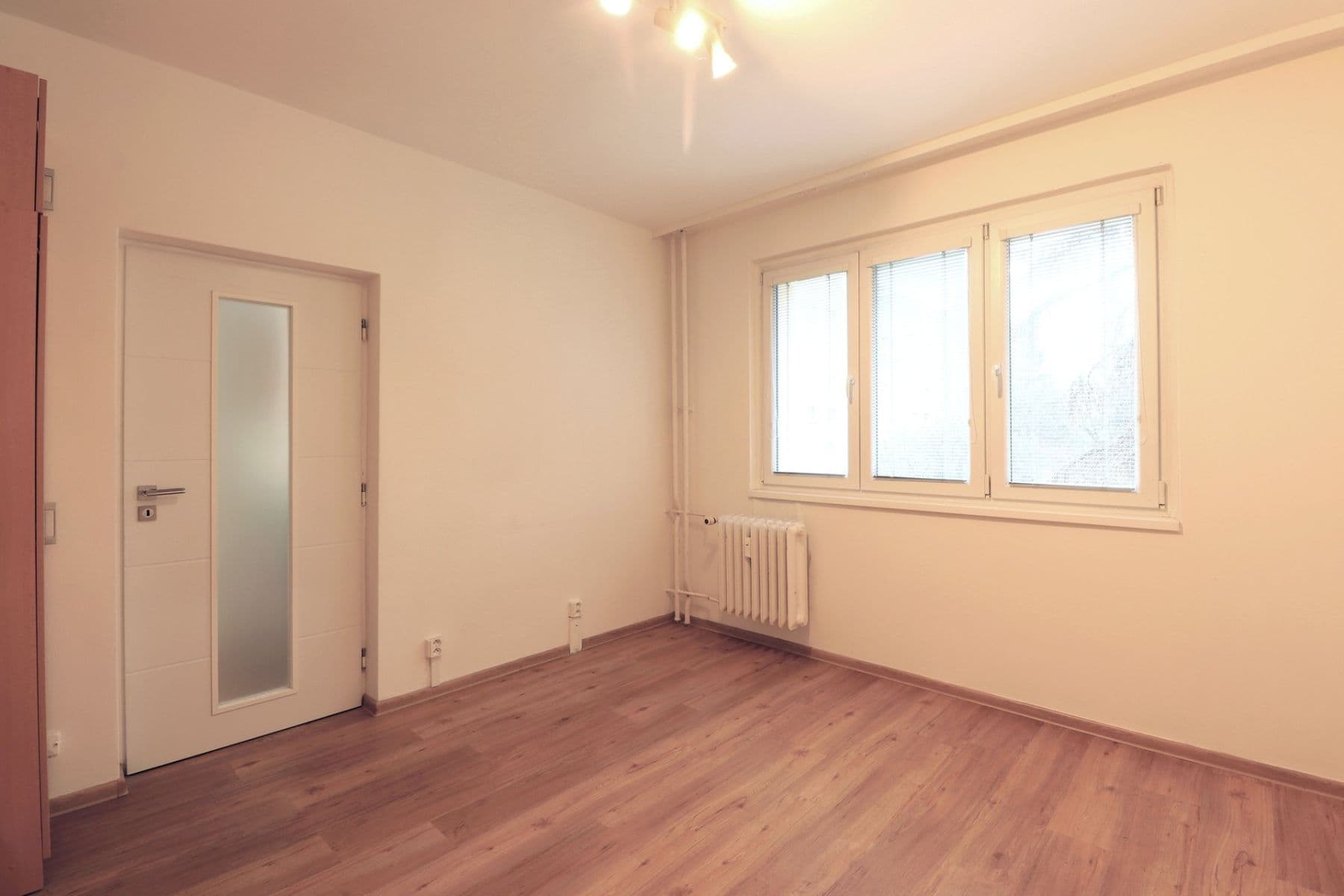 2 bedroom flat to rent, 60 m², Wednesbury, Kladno, Středočeský Region 2 bedroom flat to rent, 60 m², Wednesbury, Kladno, Středočeský Region