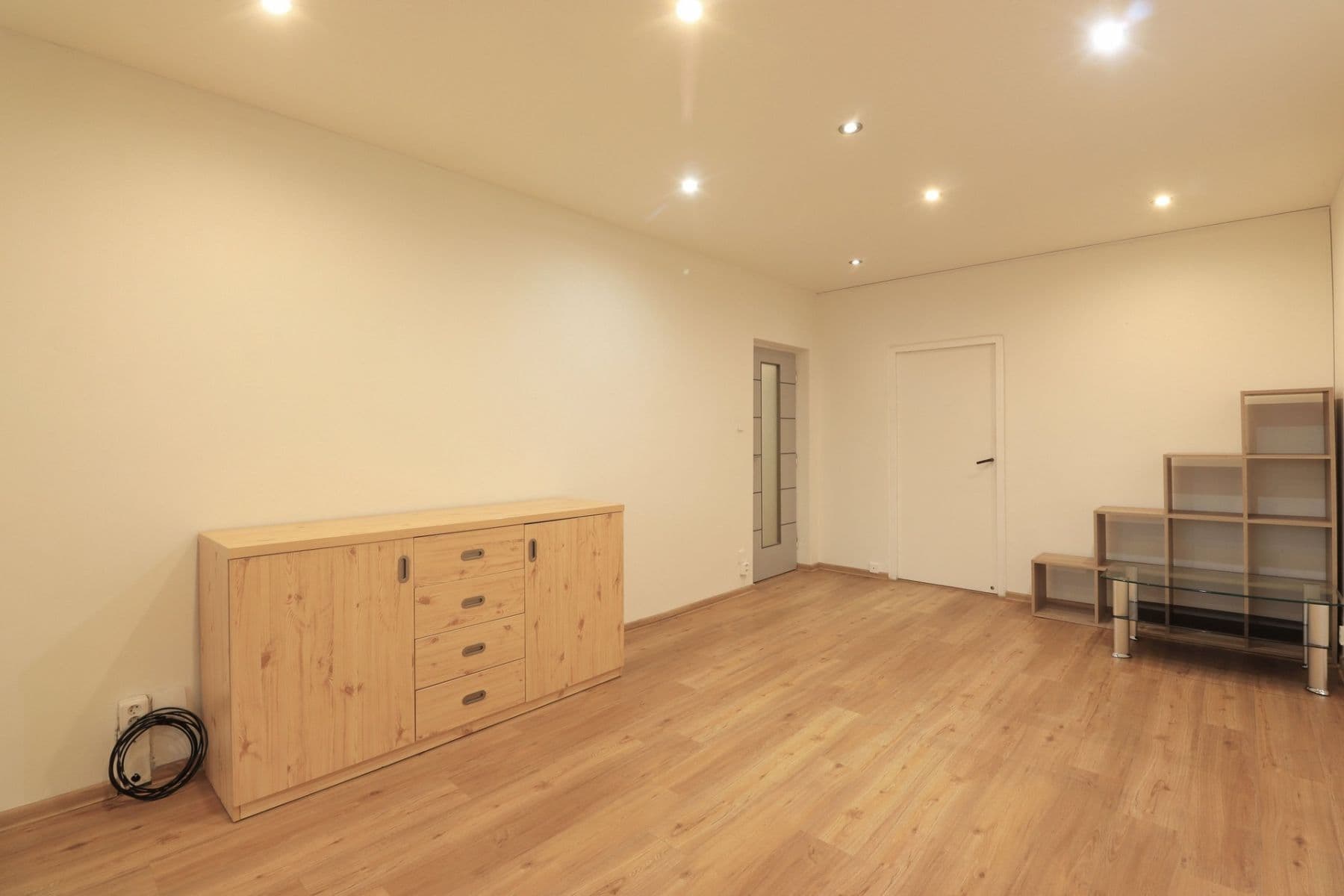 2 bedroom flat to rent, 60 m², Wednesbury, Kladno, Středočeský Region 2 bedroom flat to rent, 60 m², Wednesbury, Kladno, Středočeský Region