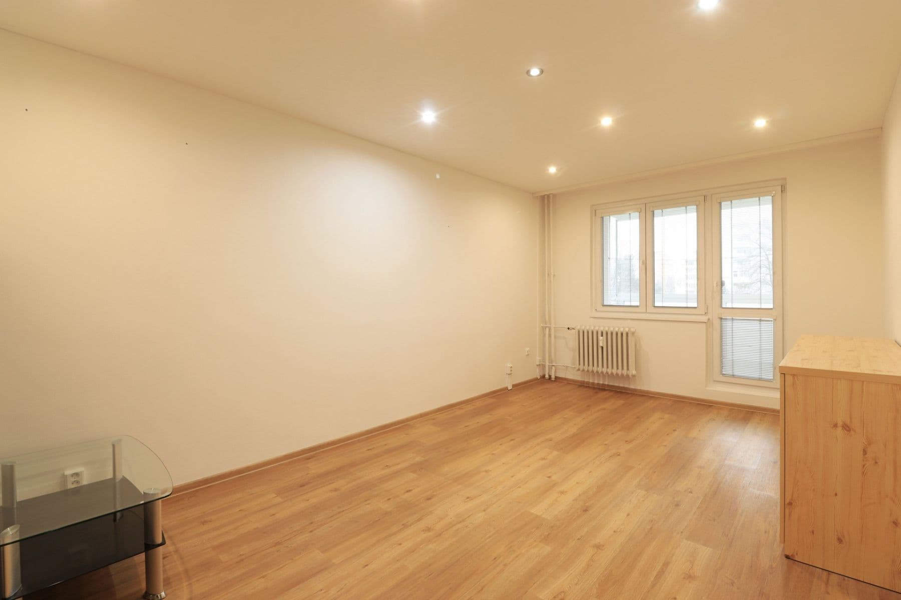 2 bedroom flat to rent, 60 m², Wednesbury, Kladno, Středočeský Region 2 bedroom flat to rent, 60 m², Wednesbury, Kladno, Středočeský Region