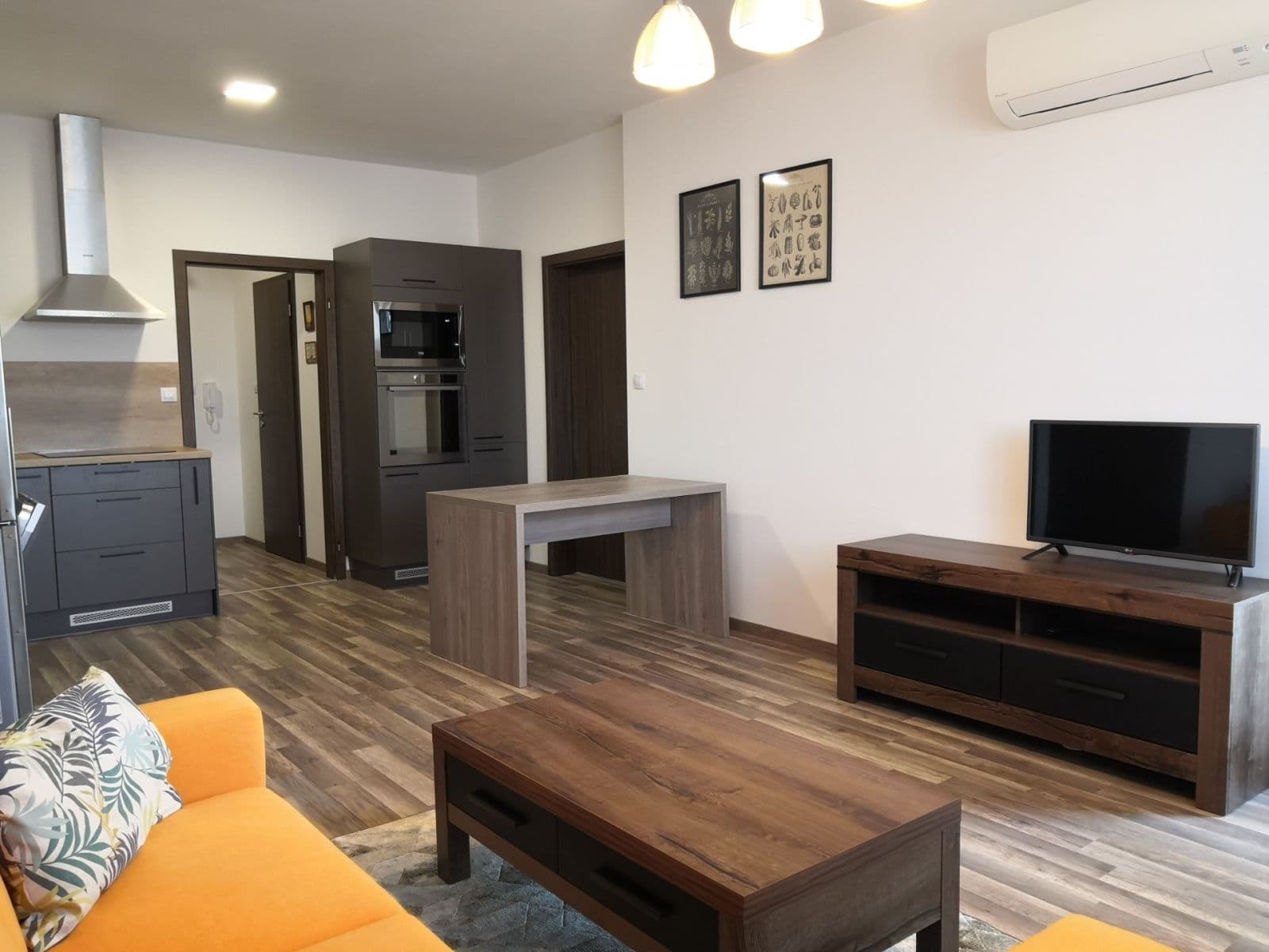 3 bedroom flat to rent, 64 m², Šancová, Bratislava - mestská časť Staré Mesto, Bratislavský Region 3 bedroom flat to rent, 64 m², Šancová, Bratislava - mestská časť Staré Mesto, Bratislavský Region