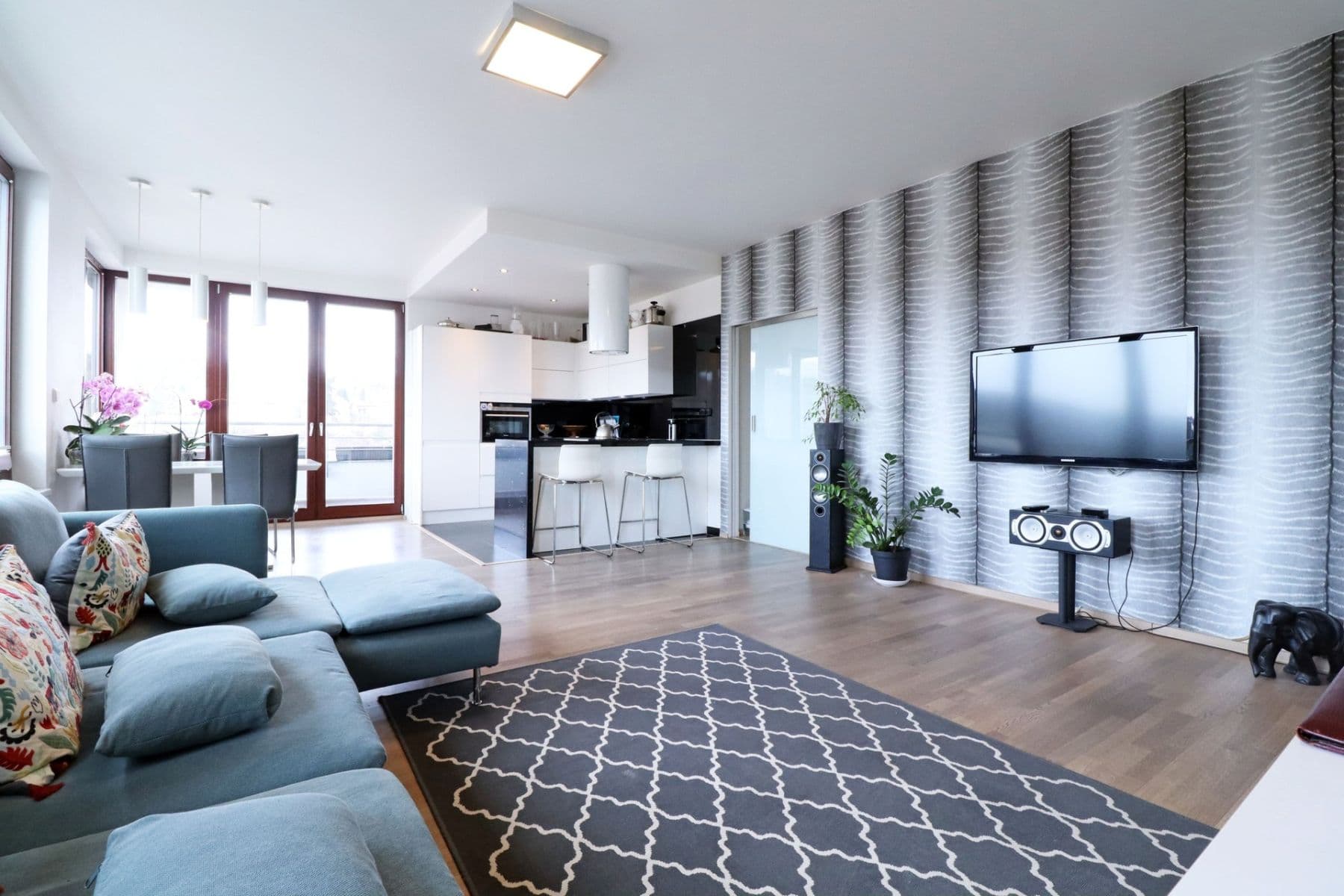 3 bedroom with open-plan kitchen flat to rent, 111 m², Musílkova, Prague, Prague 3 bedroom with open-plan kitchen flat to rent, 111 m², Musílkova, Prague, Prague