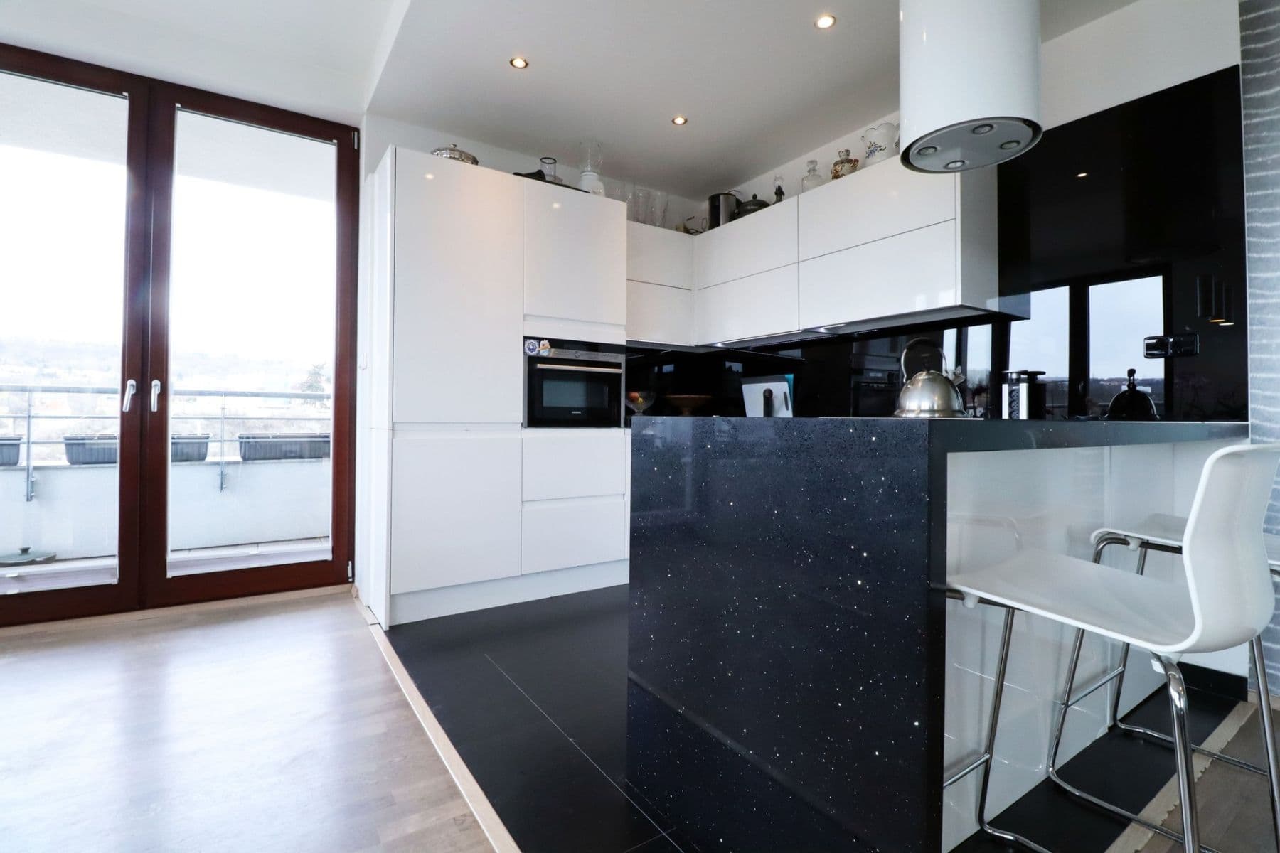 3 bedroom with open-plan kitchen flat to rent, 111 m², Musílkova, Prague, Prague 3 bedroom with open-plan kitchen flat to rent, 111 m², Musílkova, Prague, Prague